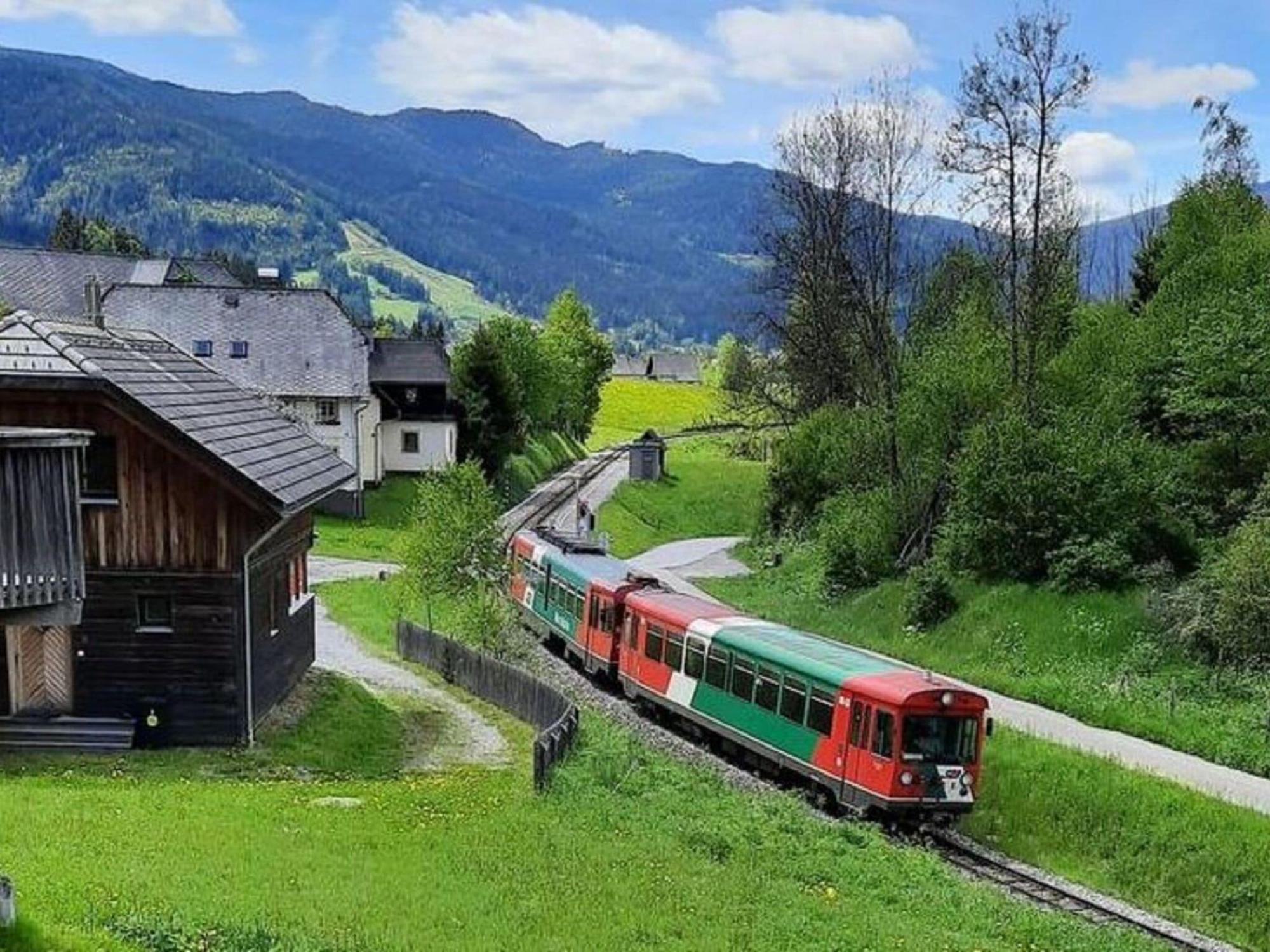 Chalet In St Georgen Ob Murau With Hot Tub ザンクト・ゲオルゲン・オプ・ムーラウ エクステリア 写真
